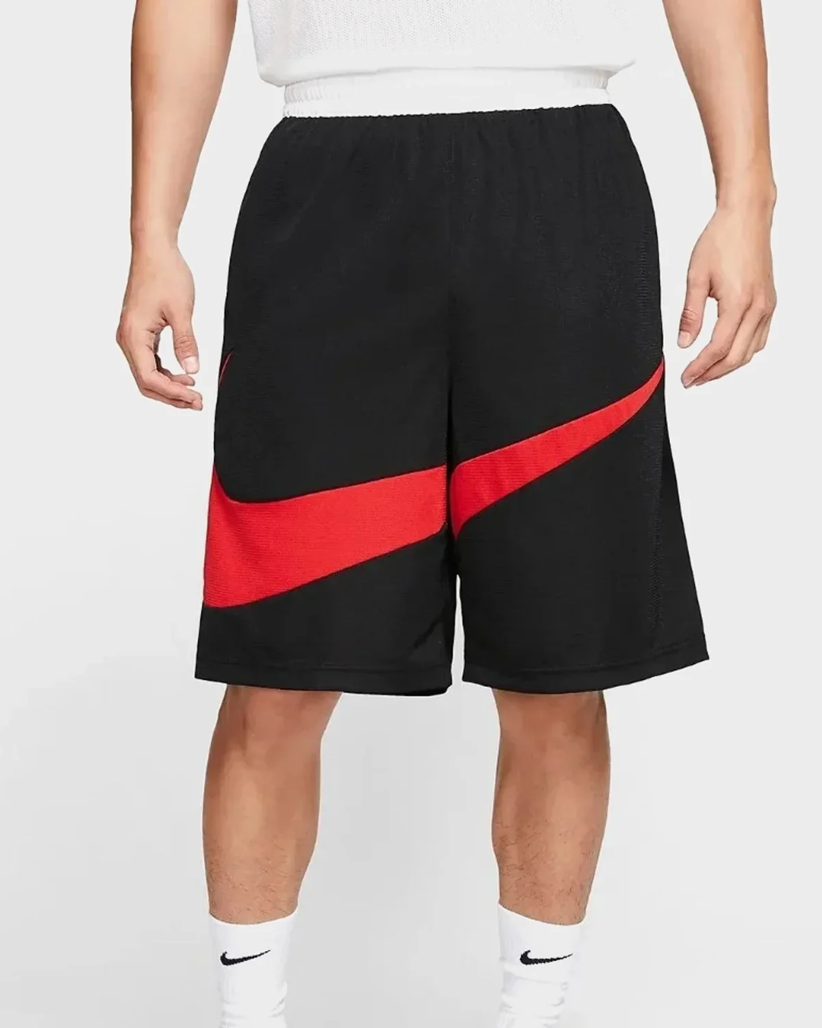 Calção Basquete Nike preto e vermelho